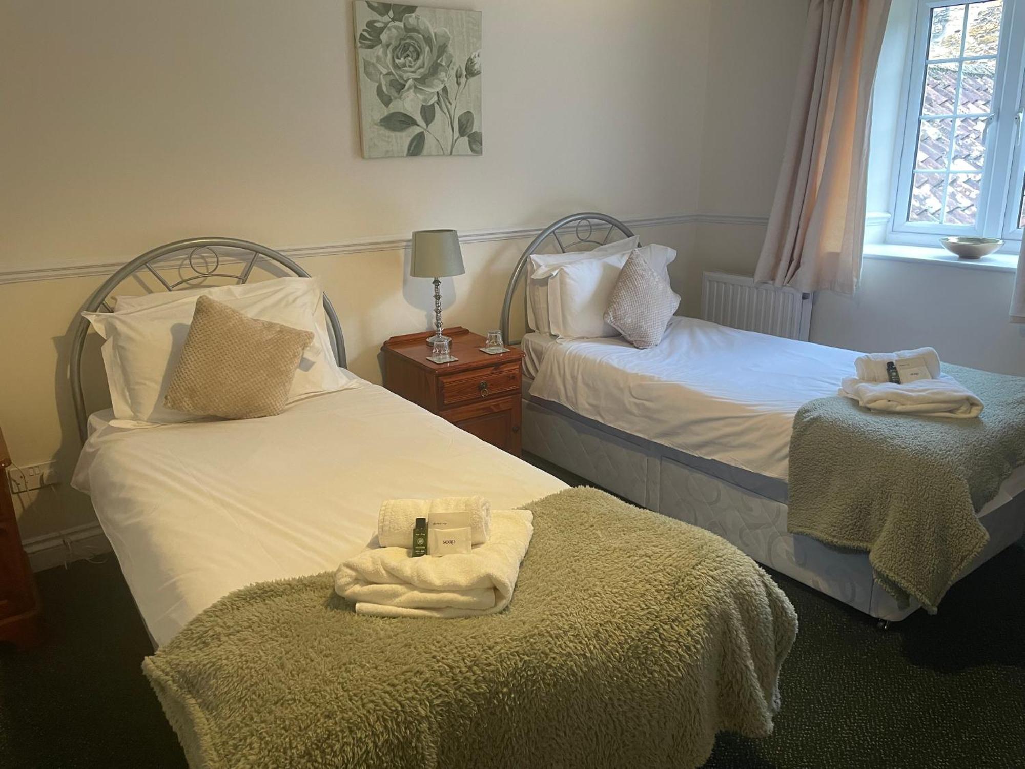 The Kings Arms Inn Montacute Ngoại thất bức ảnh