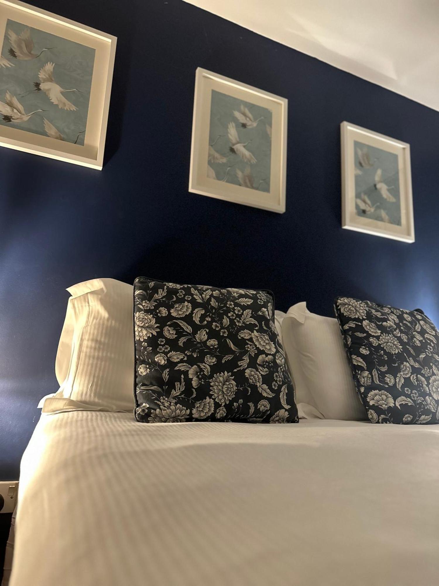 The Kings Arms Inn Montacute Ngoại thất bức ảnh
